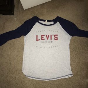 Levi’s baseball T-shirt